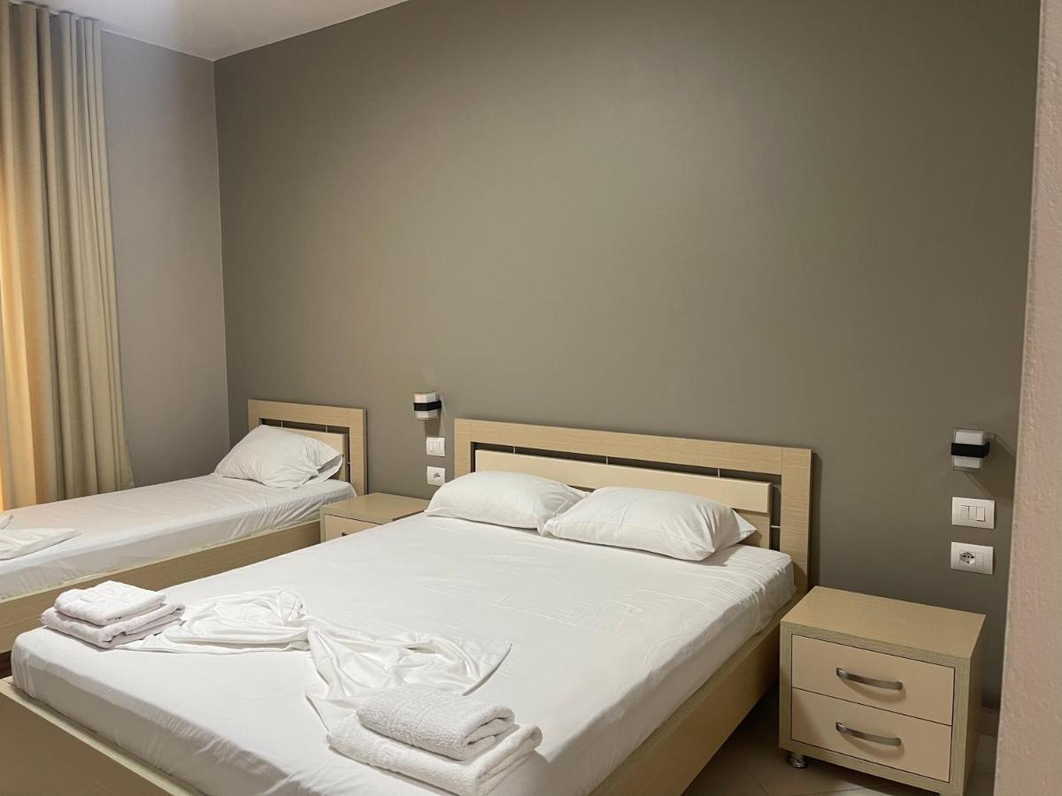 Season Inn Dhërmi Kültér fotó